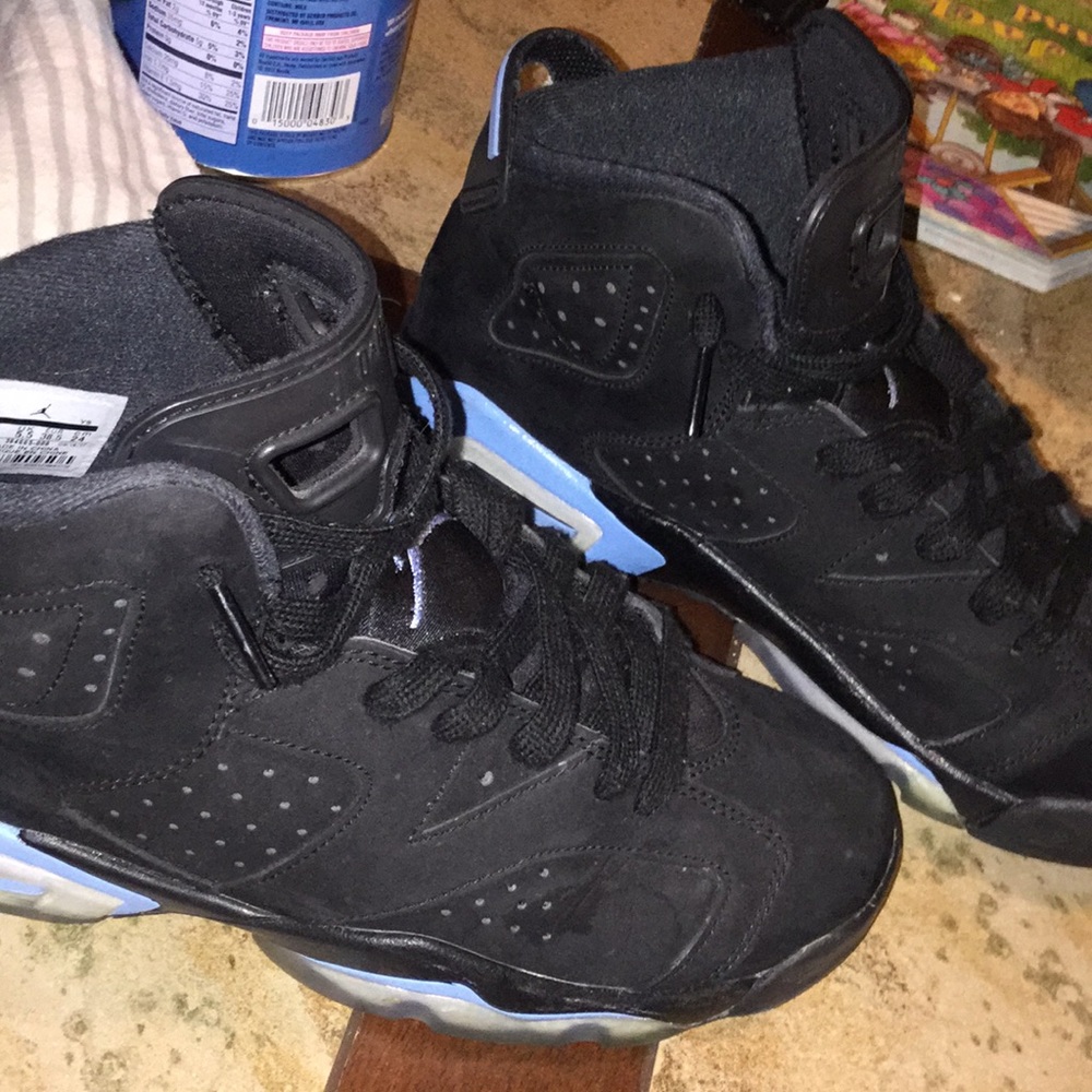 Jordan 6 - Picture 2 of 4